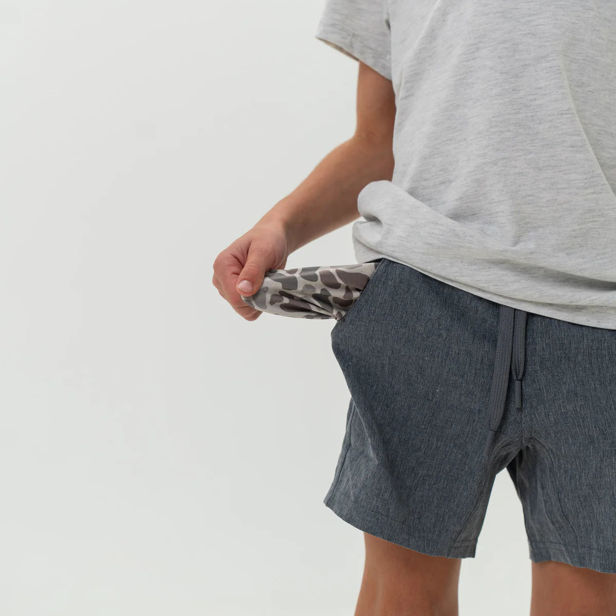 Grizzly Grey Athletic Short W Deer Camo Liner
