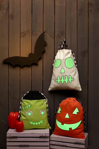 Skull Glow Treat Bag