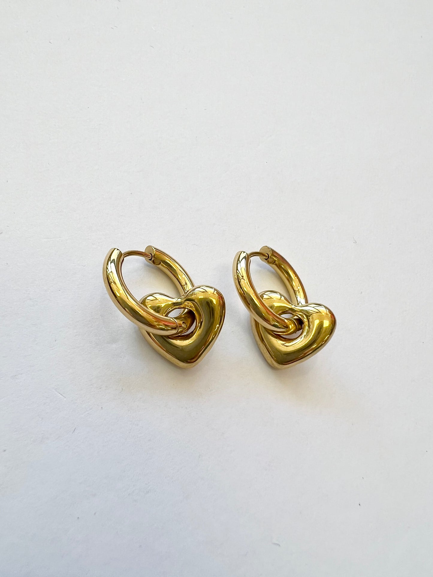 Mini Drop Heart Huggies