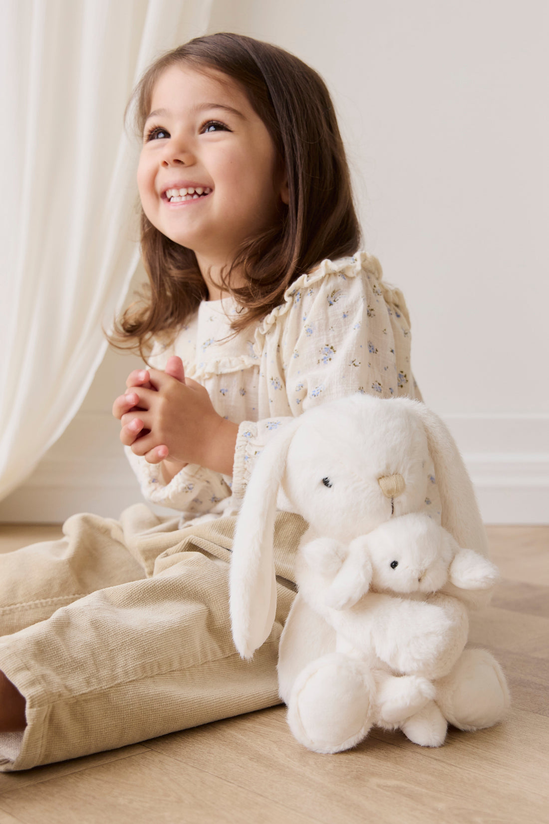 Snuggle Bunnies - Frankie the Hugging Bunny - Marshmallow