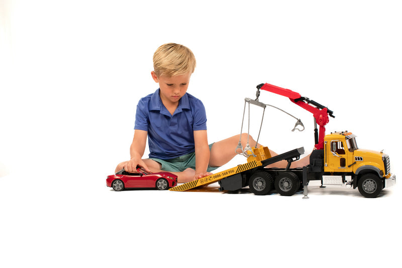 Mack Granite Tow-Truck W/ Bruder Roadster
