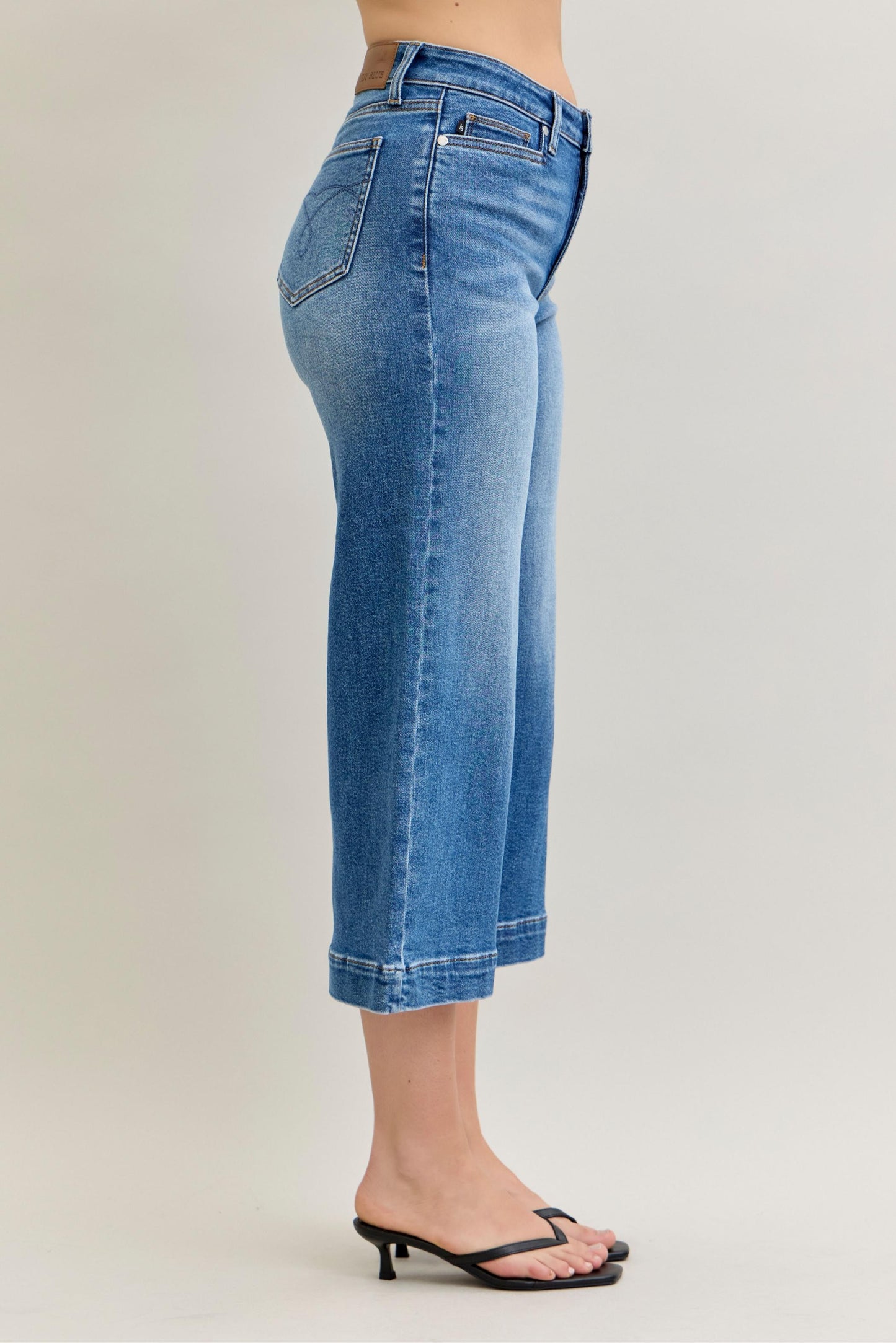 Mid Rise Wide Crop Vintage Jean