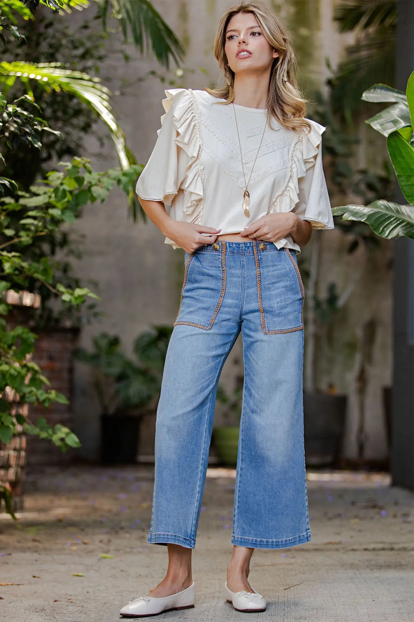 Whipstitch Pocket Cropped Pant