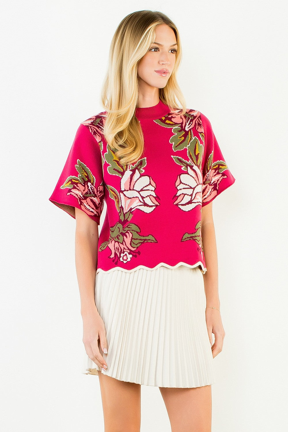 Magenta Short Sleeve Sweater With Scallop Hem