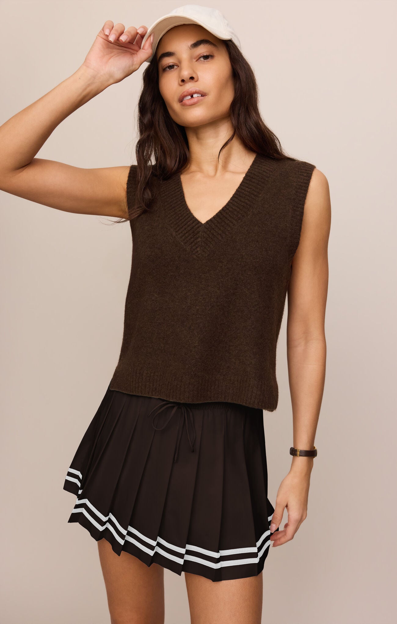 Classic Act Sweater Vest Dark Chocolate