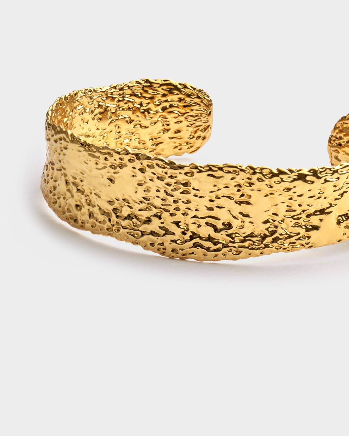 Luxe Lock Textured Waterproof Gold Bangle