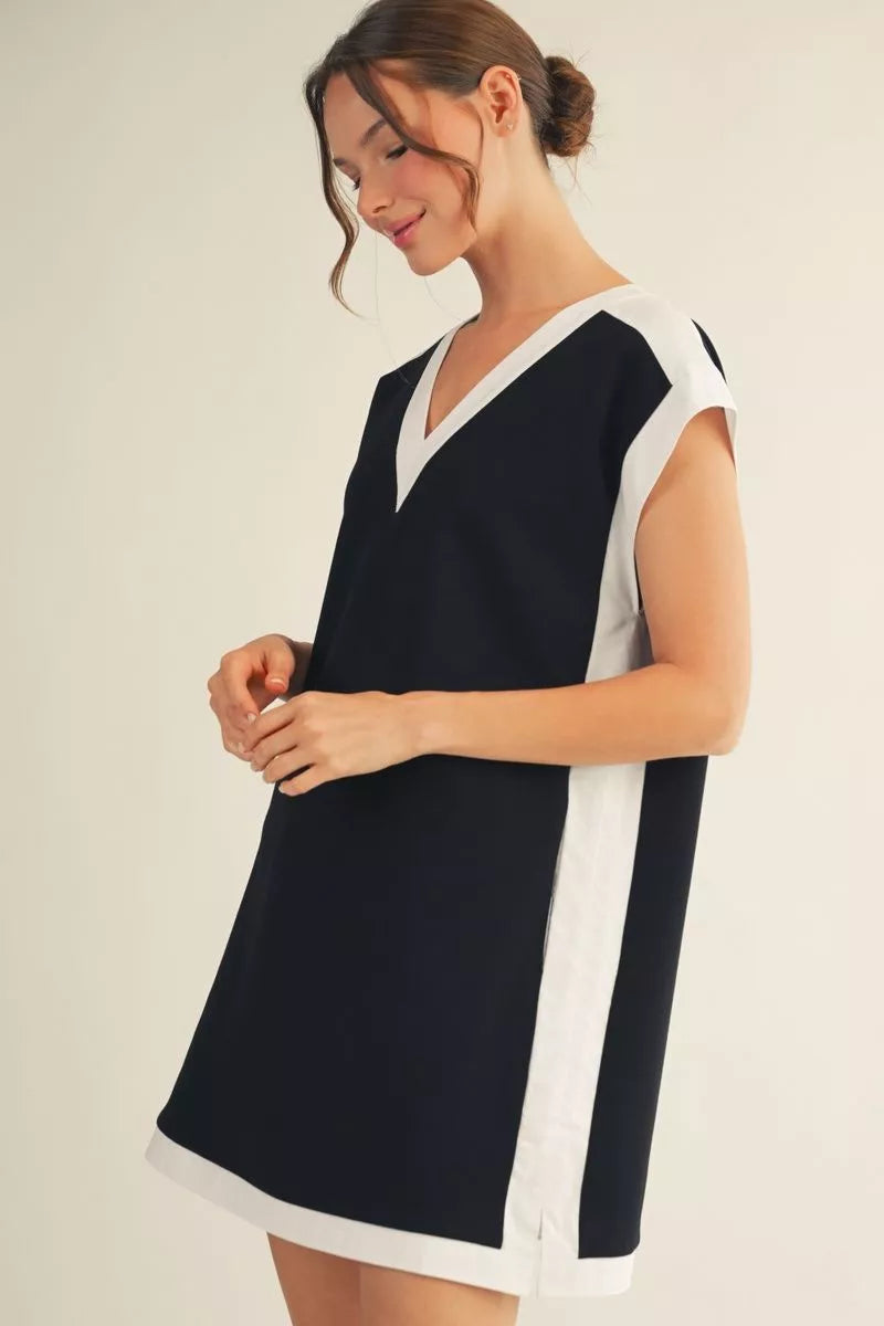 V-Neck Shift Dress - Black/White