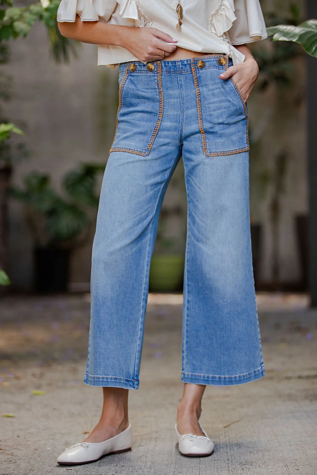 Whipstitch Pocket Cropped Pant