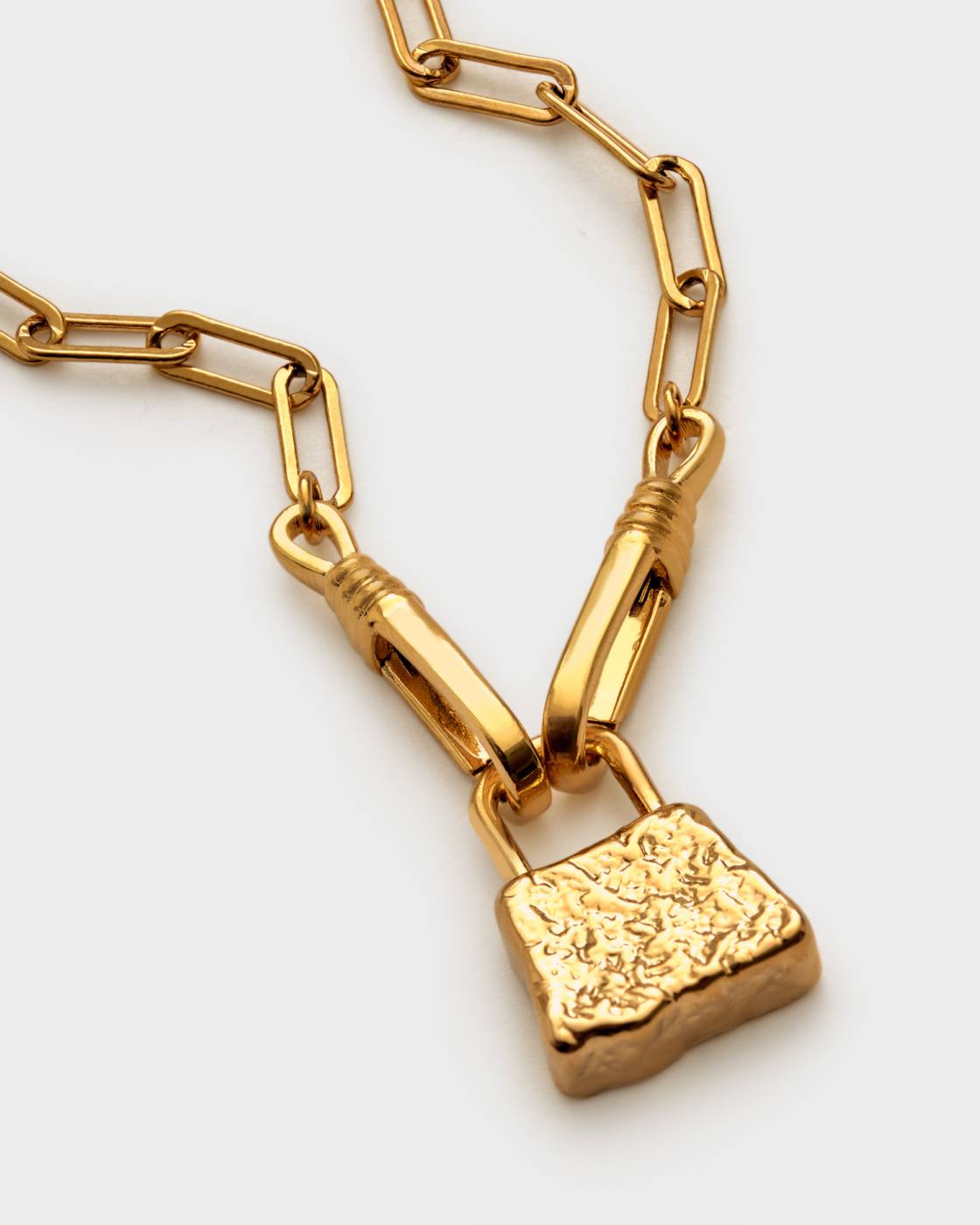 Luxe Lock Waterproof Gold Bracelet