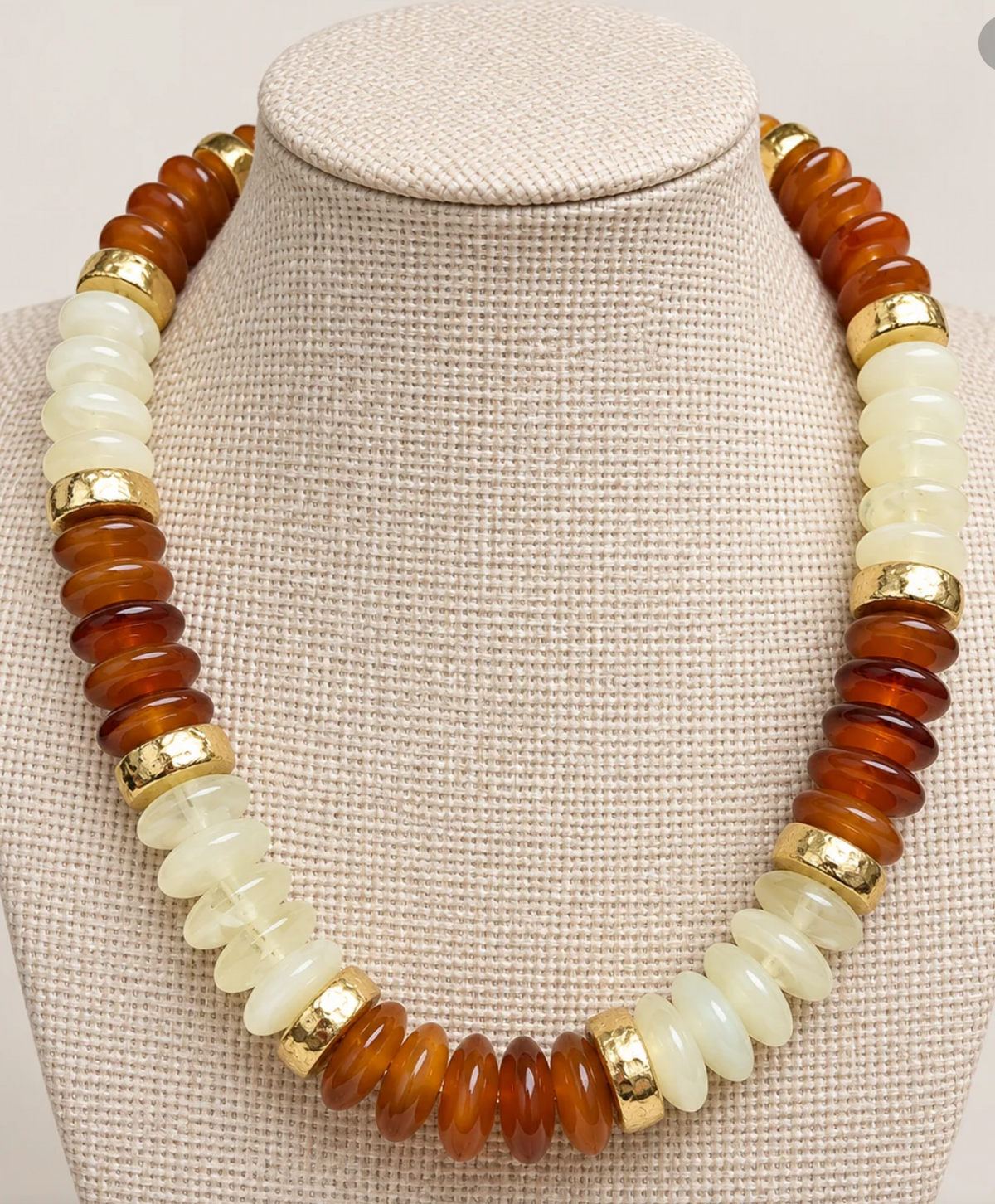 Jules Necklace in Natural