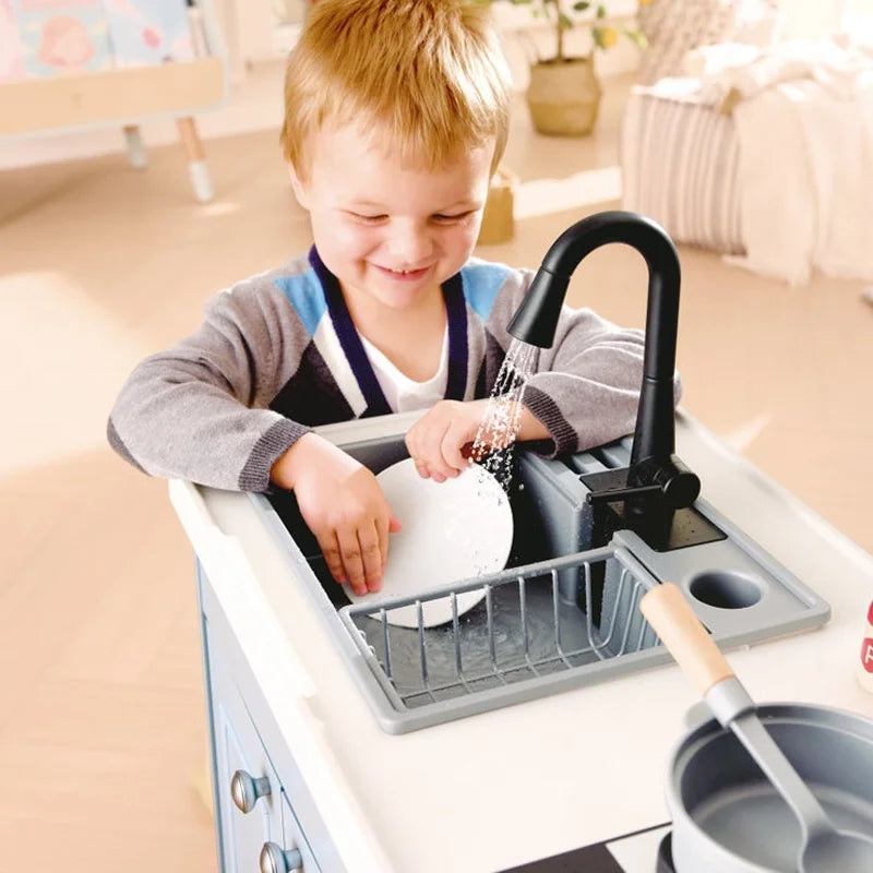 Deluxe Kitchen with Running Water