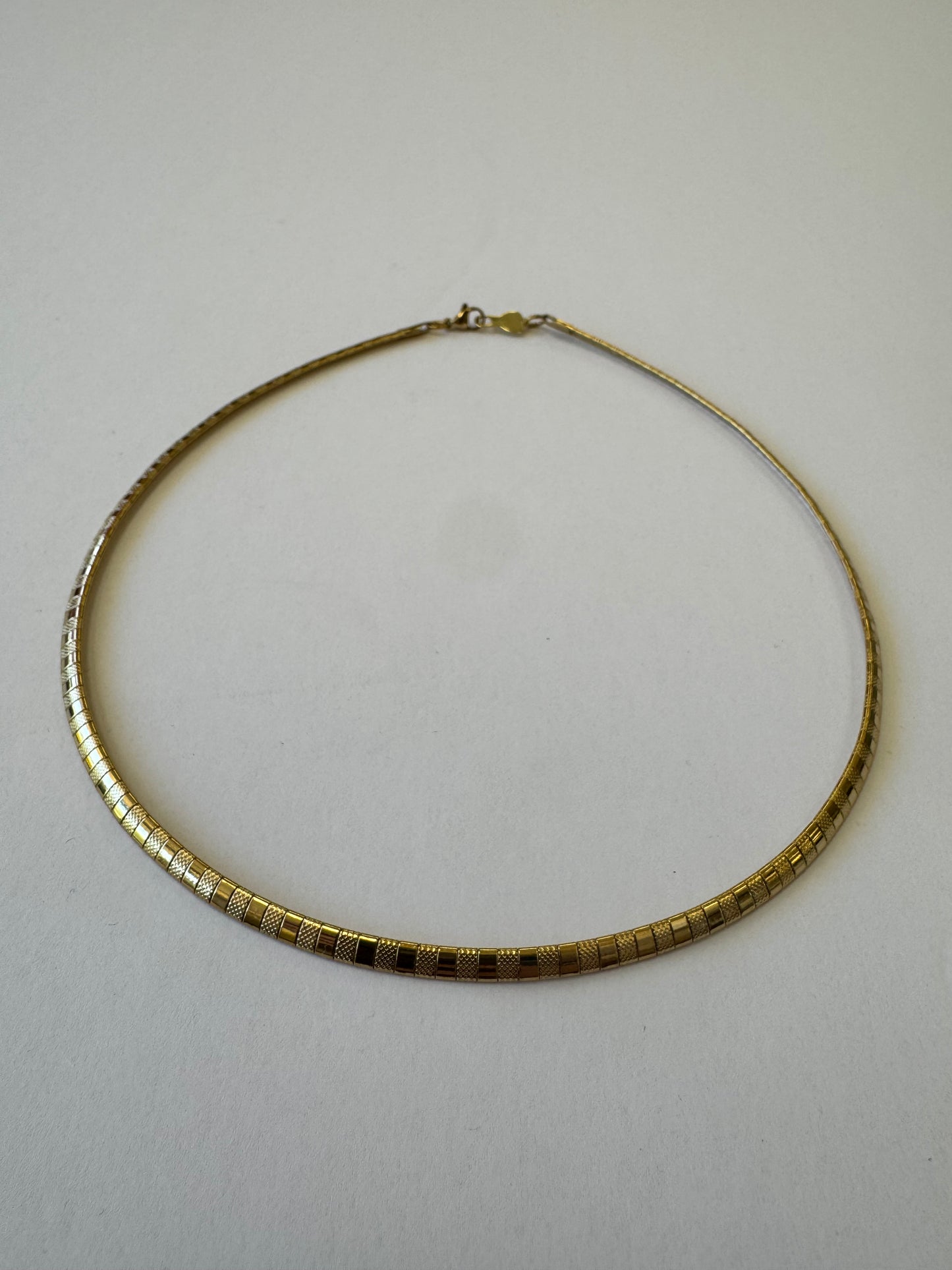 BOARDWALK OMEGA NECKLACE