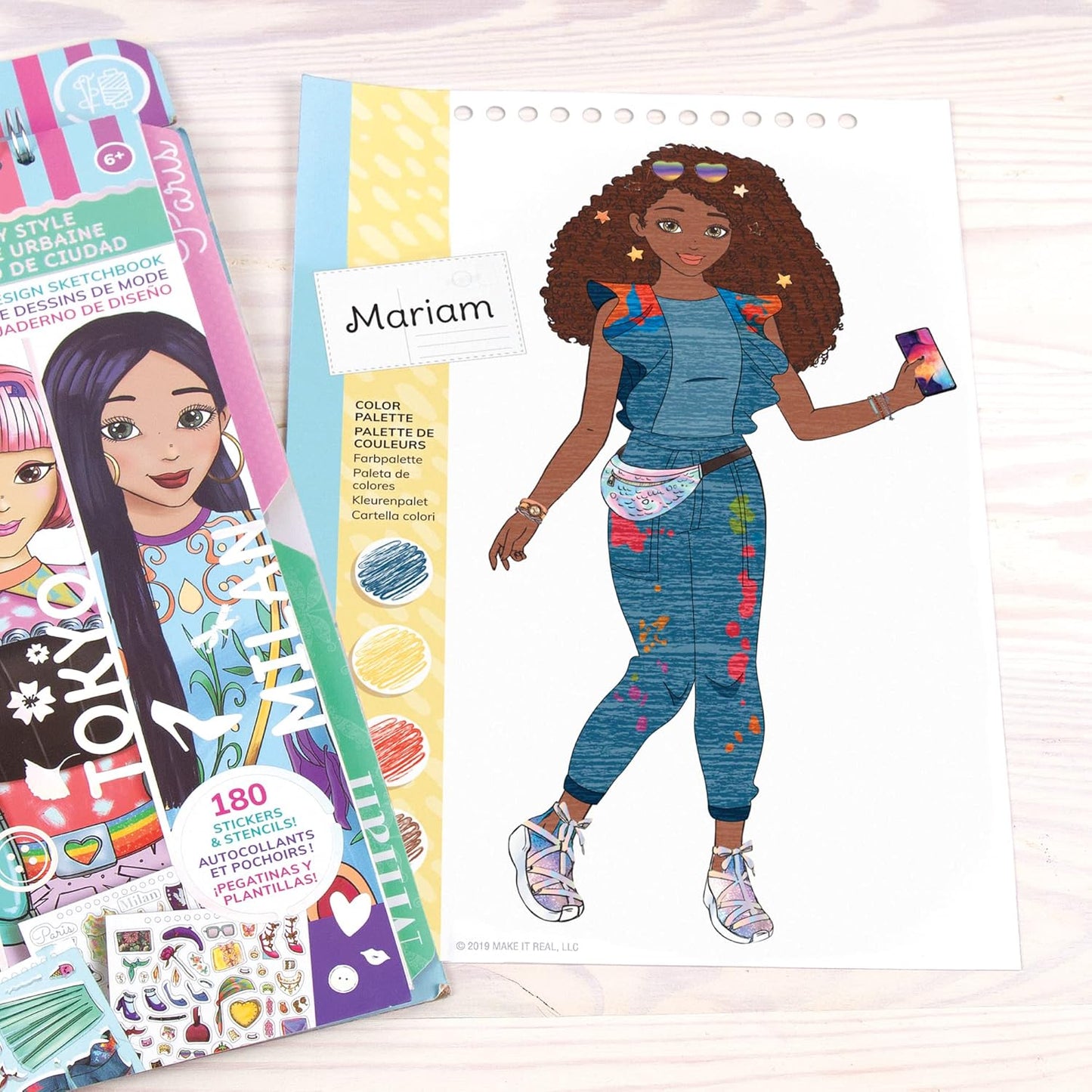 FASHION DESIGN SKETCHBOOK: CITY STYLE