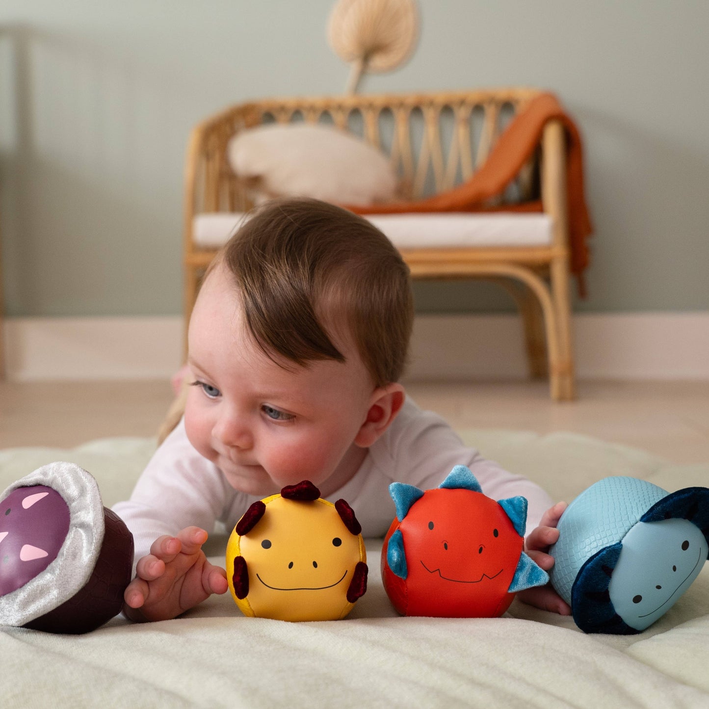 Dino Roly Poly Balls