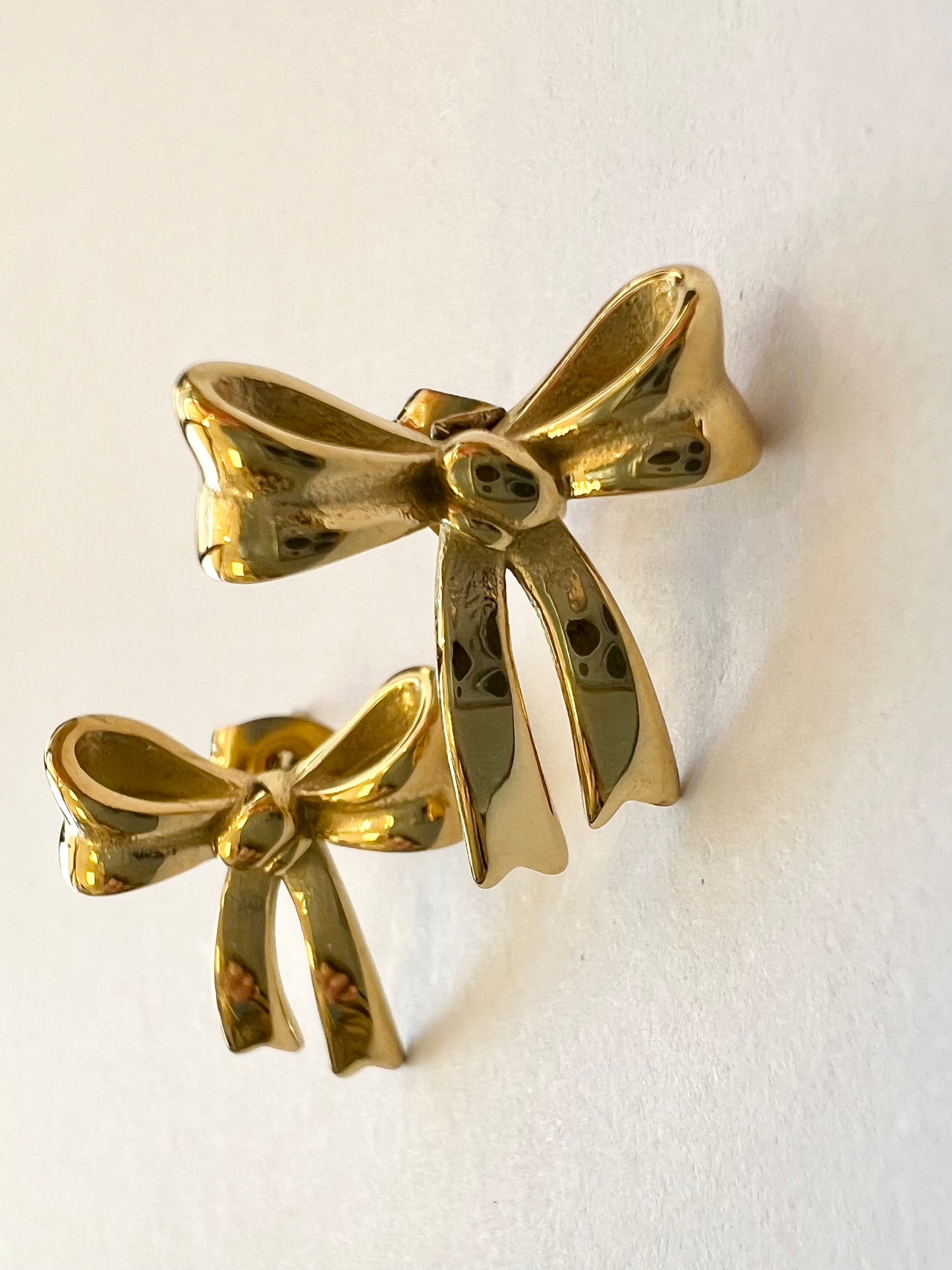 Small Bow Studs