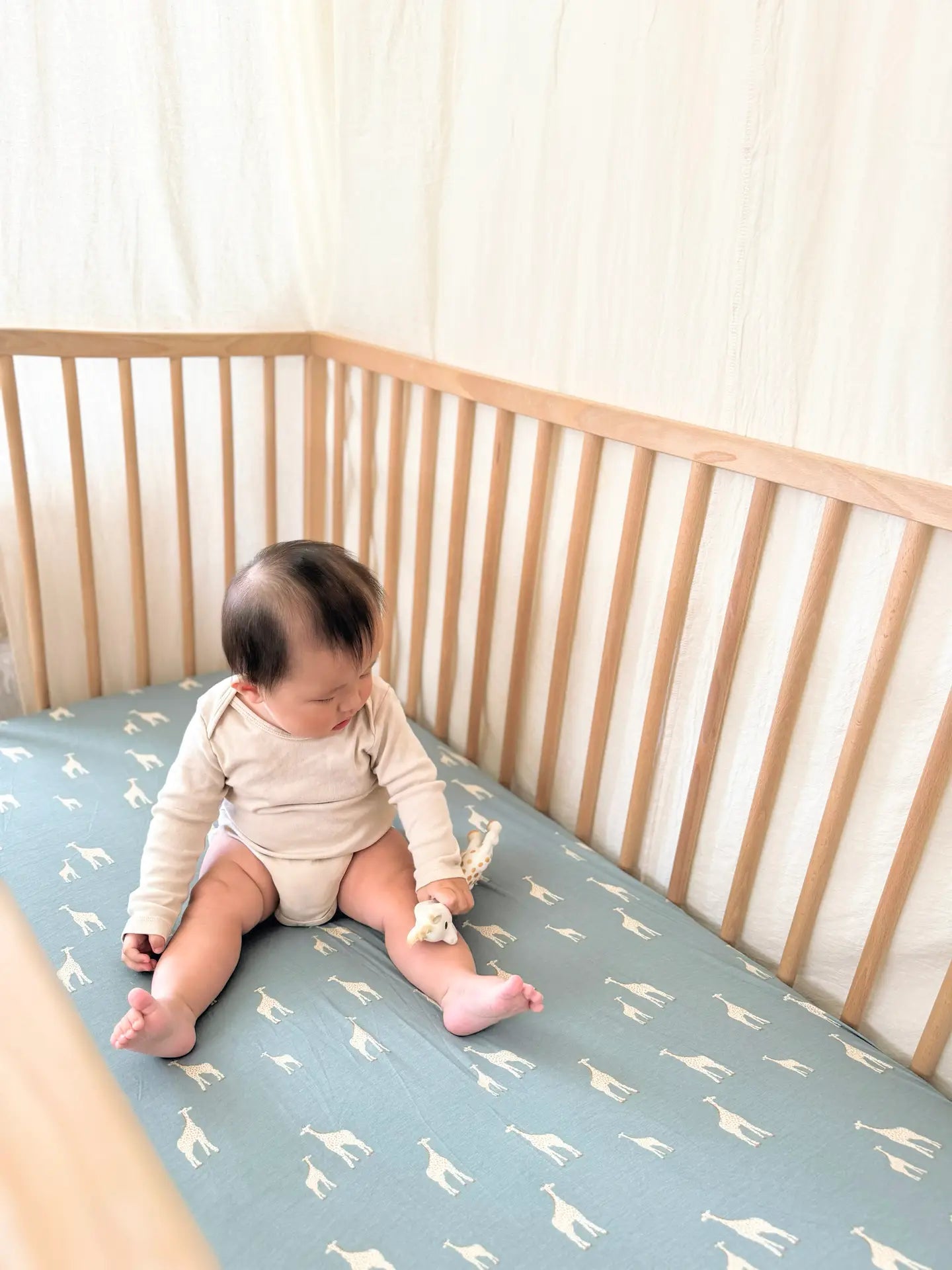 Giraffe Moss Bamboo Crib Sheet