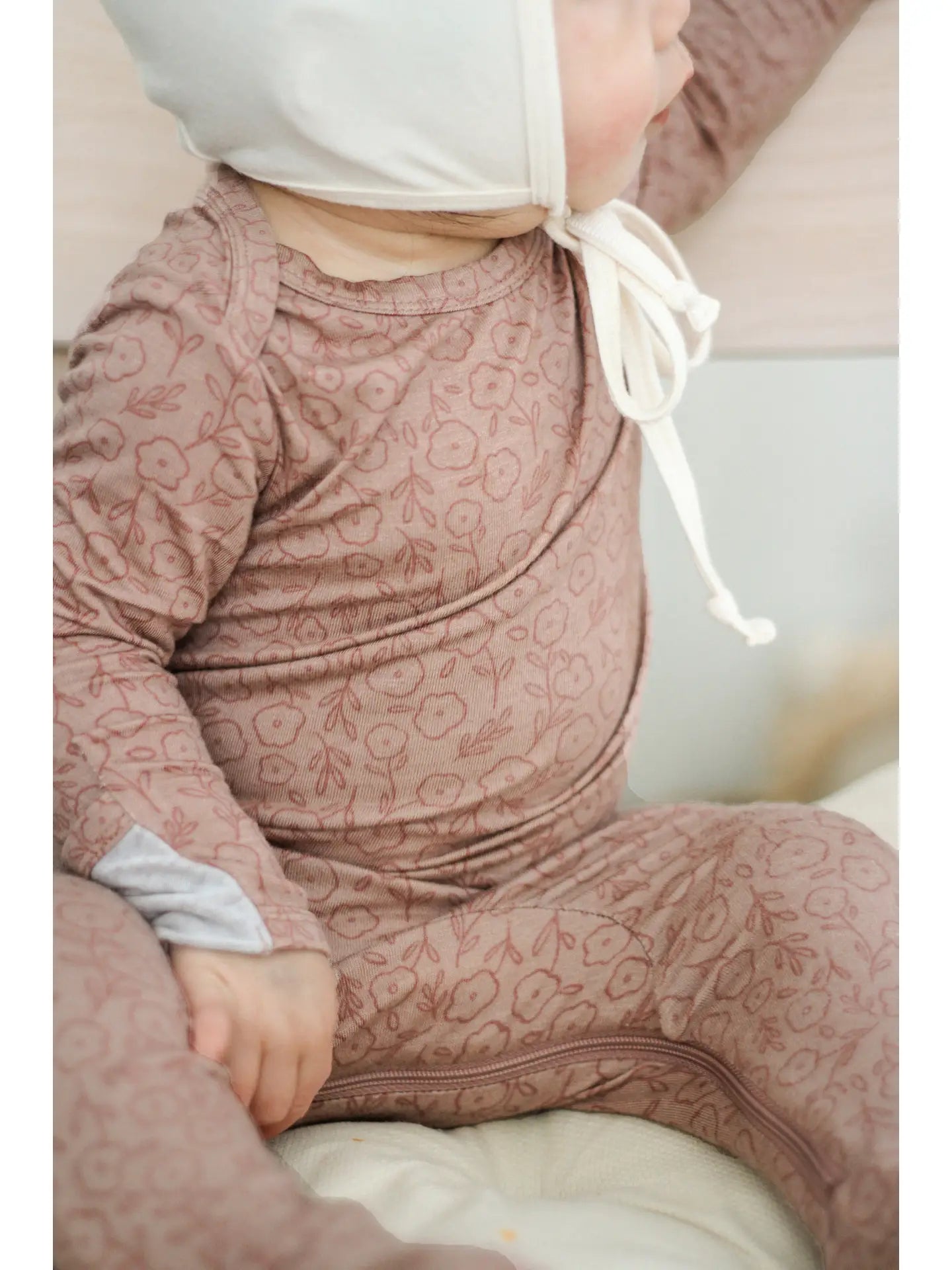 Dainty Convertible Sleeper