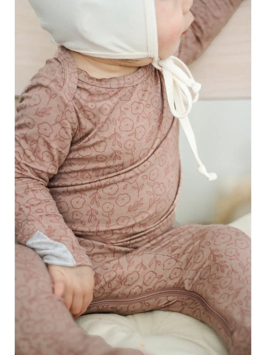 Dainty Convertible Sleeper