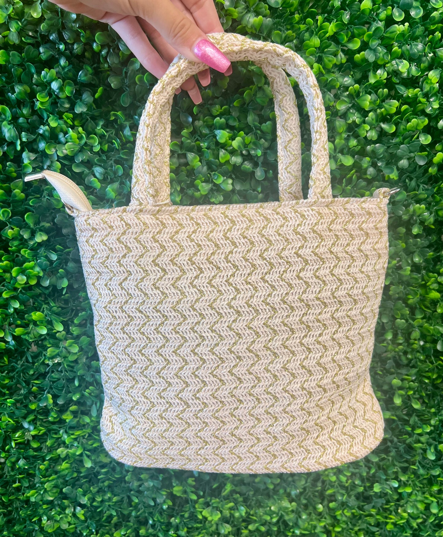 Neutral Raffia Purse