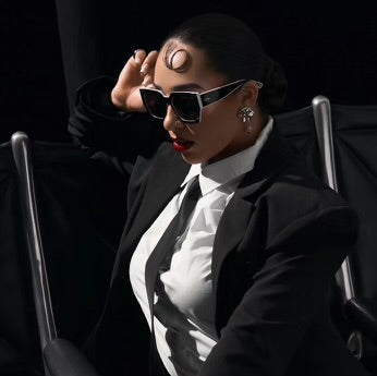 She’s A 10 Black & White Sunglasses