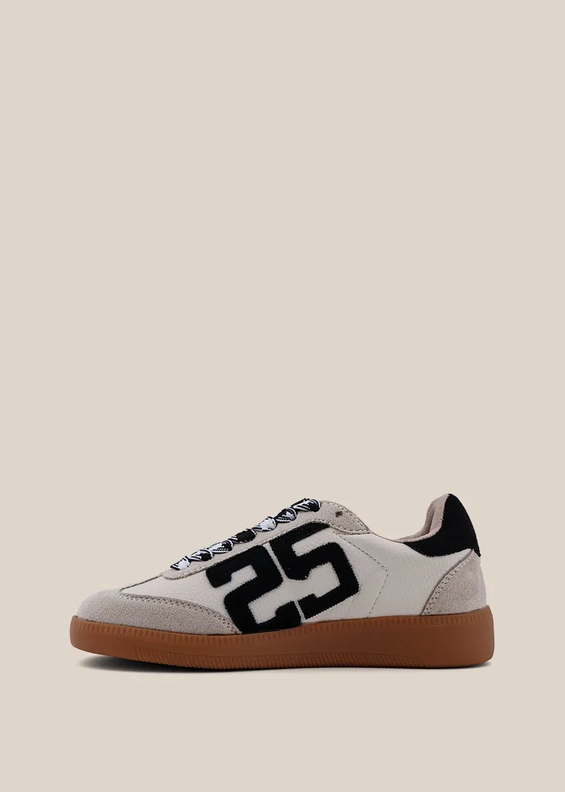 Retro 25 Black & White Mini