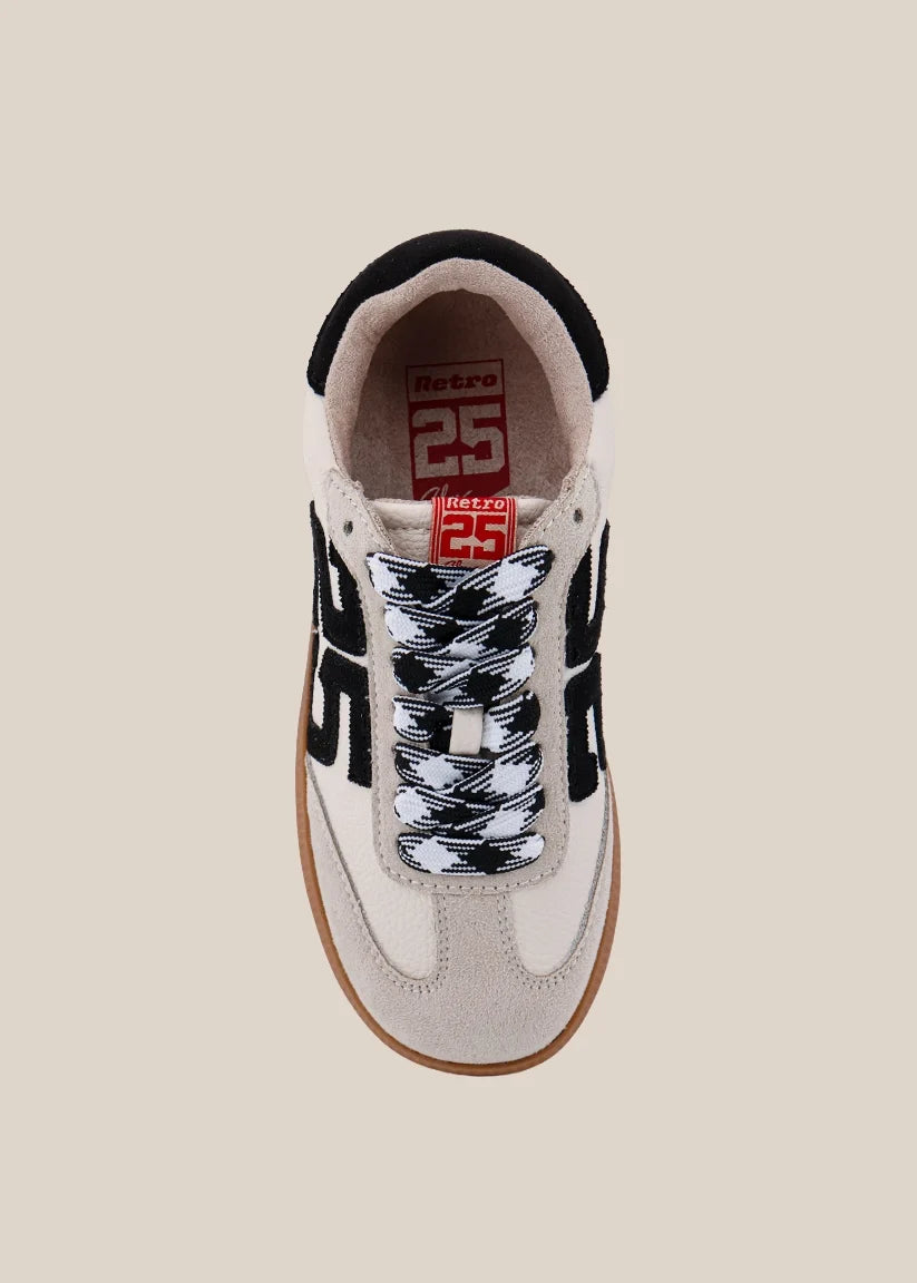 Retro 25 Black & White Mini