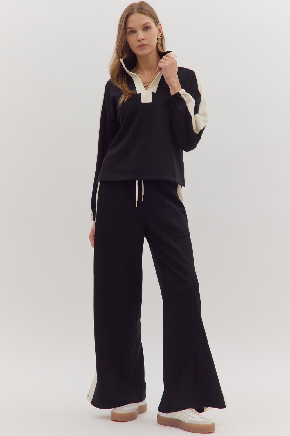 Black Set With White Stripe Detail