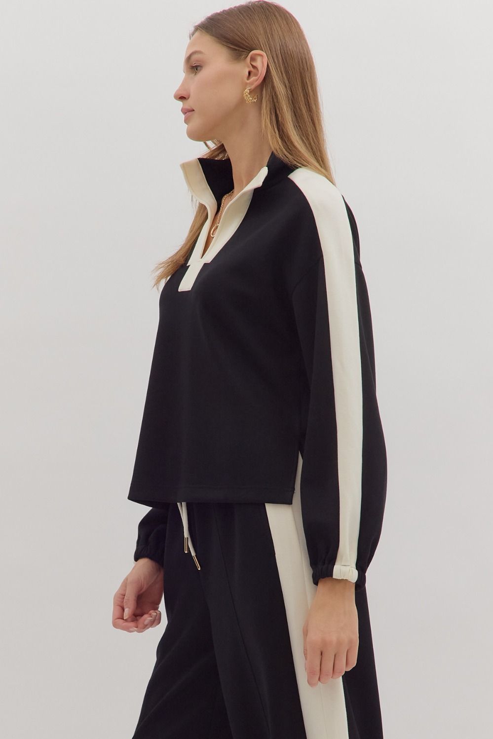 Black Set With White Stripe Detail