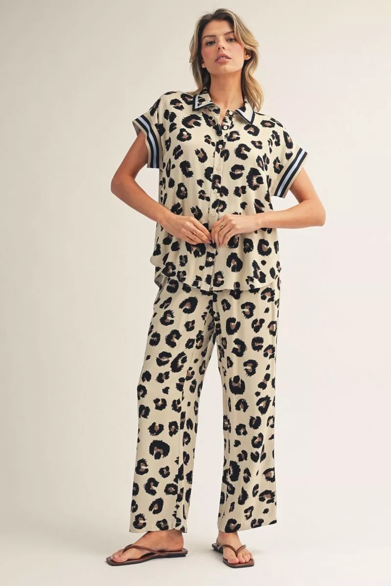 Cream/Blue Leopard Button Top