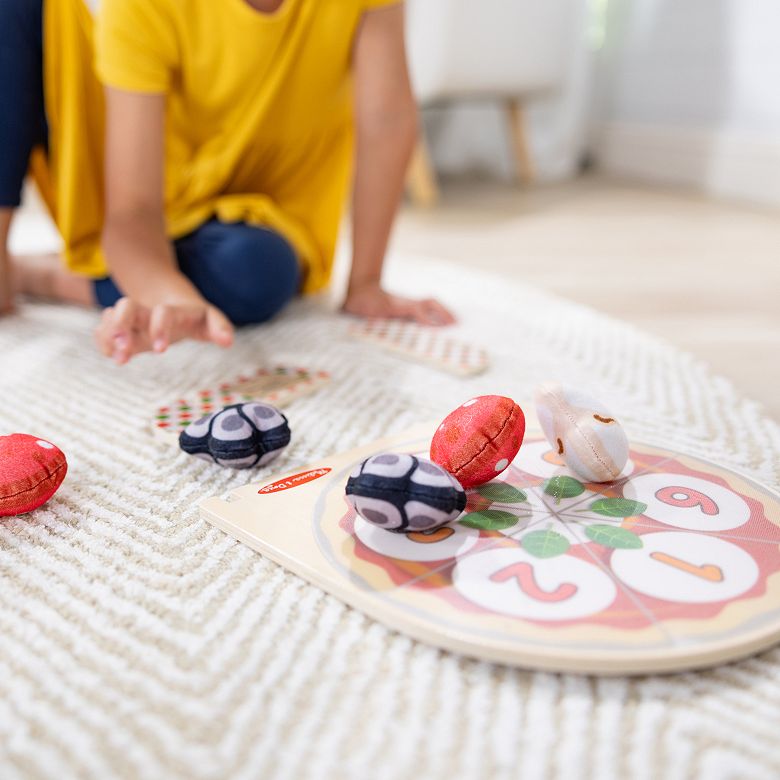 Double-Sided Pizza Topping Toss Game
