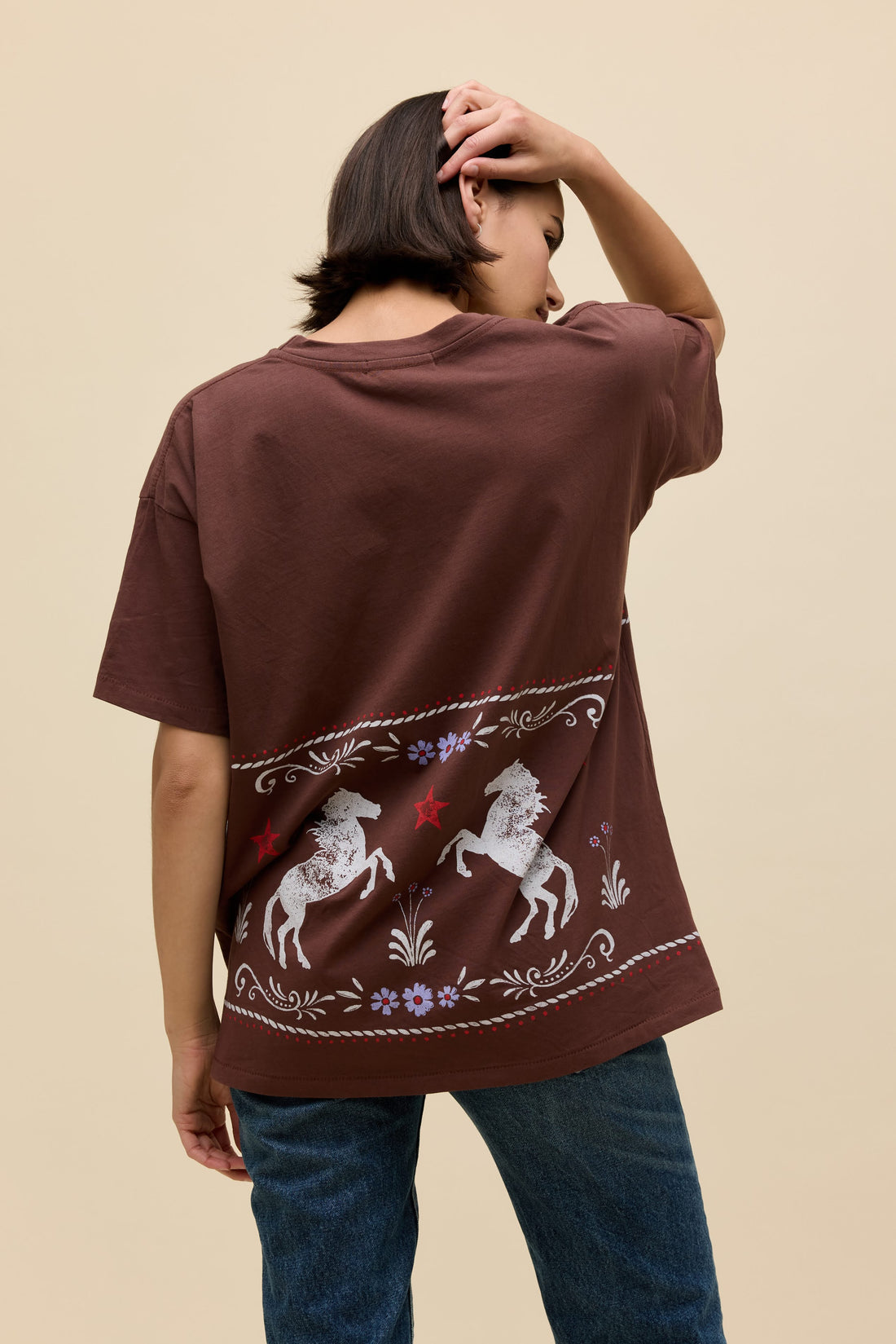 FLORAL HORSE PATTERN MERCH TEE