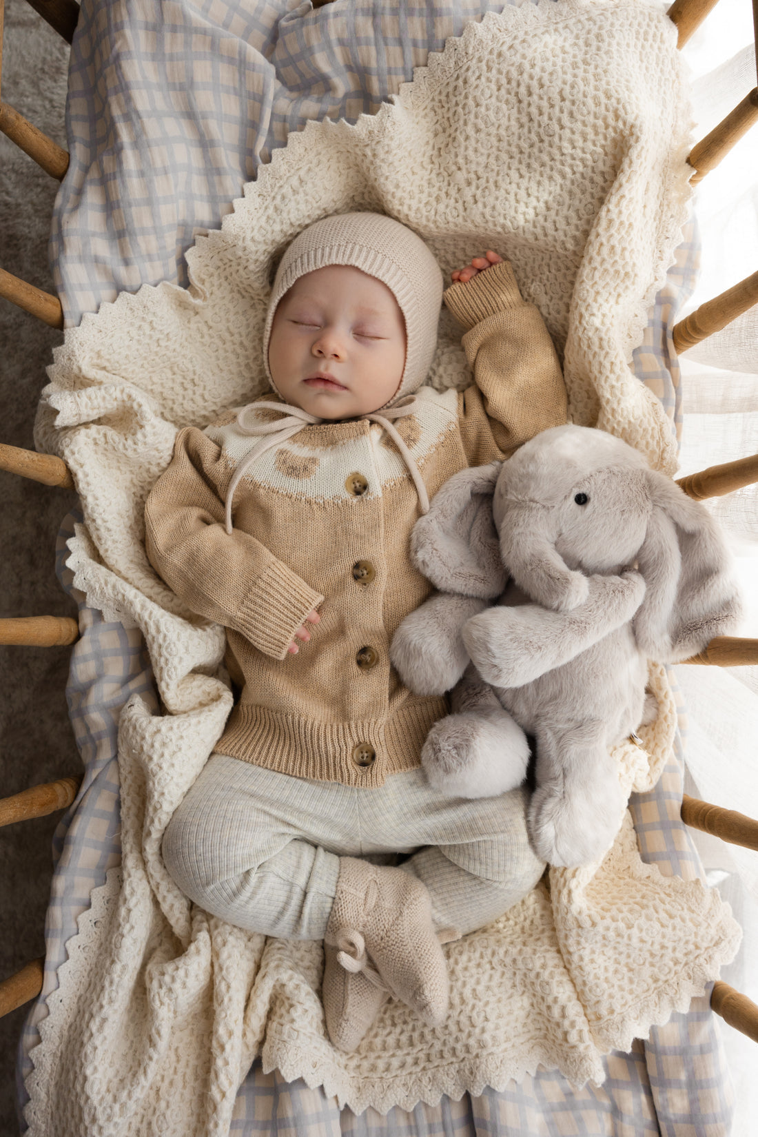 Snuggle Bunnies - Olive The Elephant