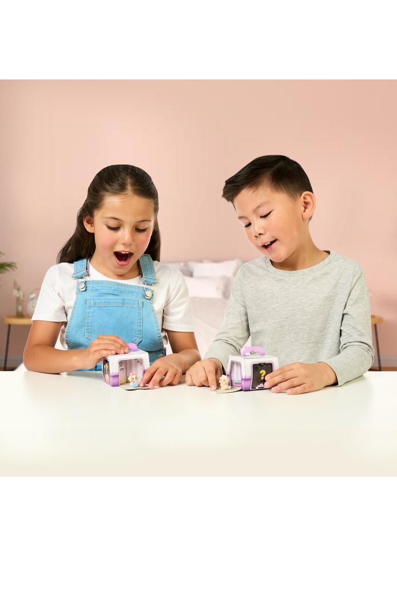 LLP Mama Surprise Families Adoption Pack